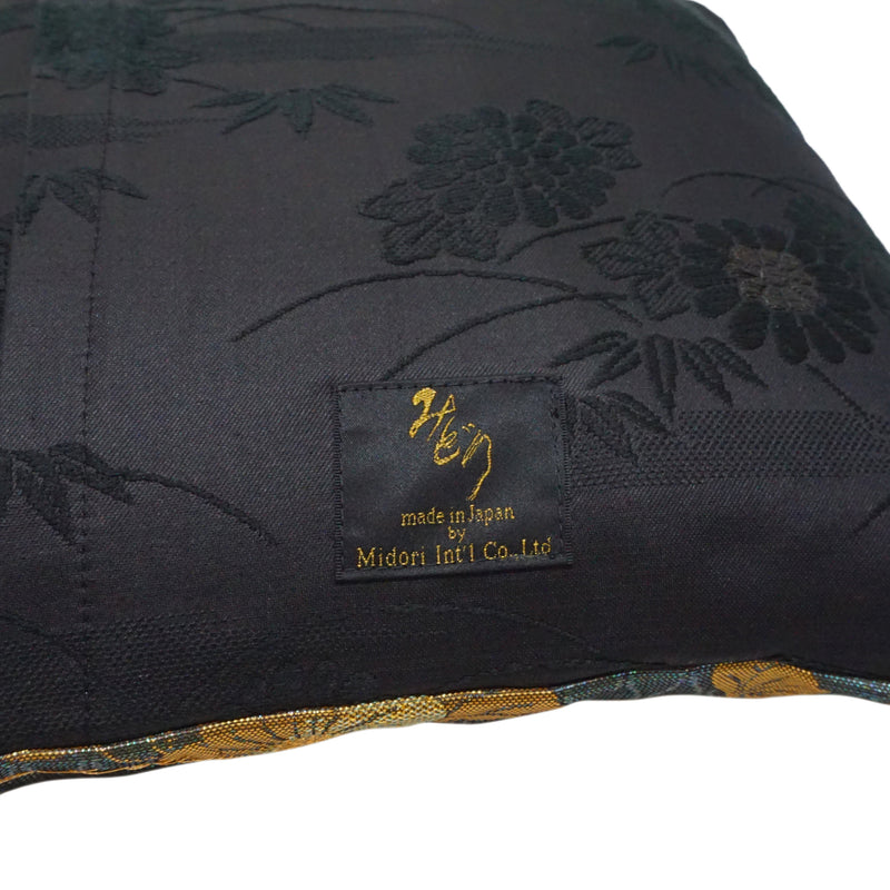 Housse de coussin en OBI de haute qualité. Fabriqué au Japon. Coussin à motif japonais. 11.8×11.8" (30cm) "Oiseau et fleurs saisonnières".