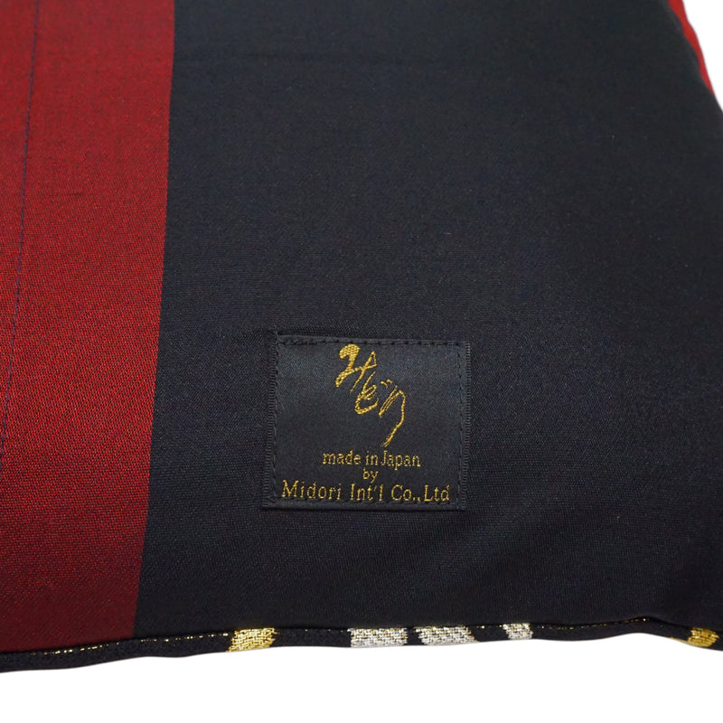 坐垫套由高级OBI制成。日本制造。日本图案靠垫。11.8×11.8" (30cm) "鹤鸟和日本杏"