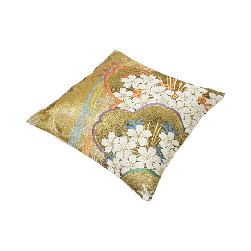 Funda de cojín hecha de OBI de alta calidad. Hecho en Japón. Cojín con patrón japonés. 11.8×11.8" (30cm) "Flores de Cerezo / Oro / Beige"