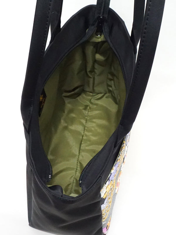 由高级OBI制成的拼布手提包。日本制造。女士手包和肩包，独一无二的 "亀甲文"