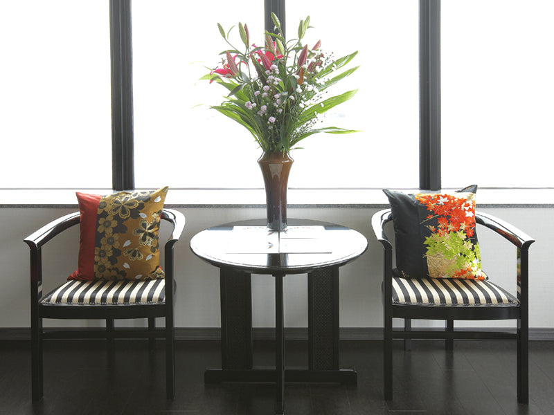 坐垫套由高级OBI制成。日本制造。日本图案靠垫。11.8×11.8" (30cm) "花に流水"