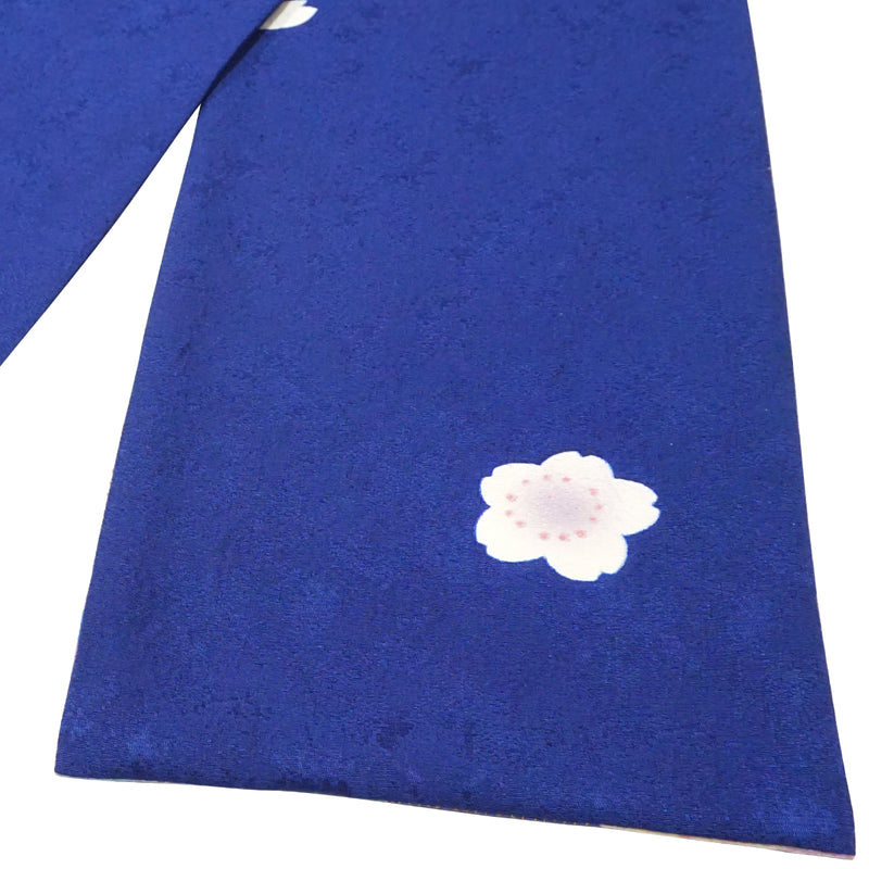 Sciarpa KIMONO. Scialle da donna con motivi giapponesi, prodotto dalle signore in Giappone. "Fiori di ciliegio / Blu"