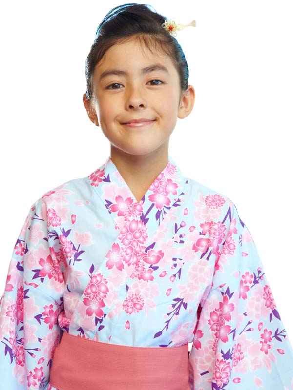 浴衣，带腰带。儿童儿童女孩。日本制造。Midori浴衣 "浅蓝樱花/水色桜"