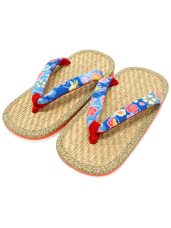 日本的儿童凉鞋。"ZORI" 日本制造的橡胶凉鞋。"蓝色"