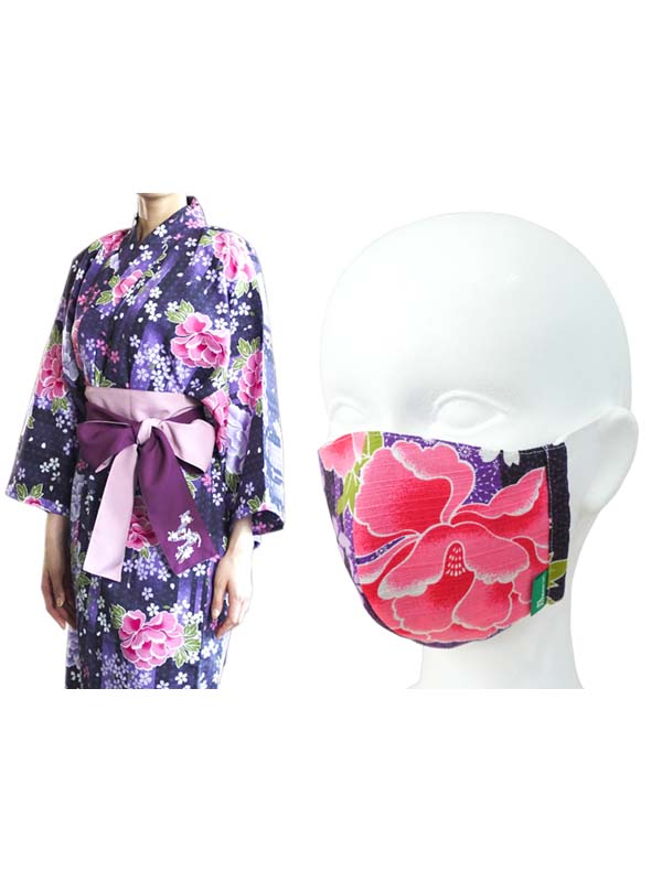 Gesichtsmaske aus Yukata-Stoff mit Vliesstoffanteil. Hergestellt in Japan. waschbar, strapazierfähig, wiederverwendbar &quot;Medium Size / Purple Peony / 紫牡丹&quot;