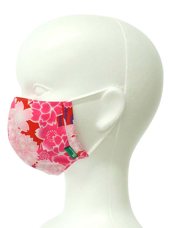 Face mask made of Yukata fabric containing nonwoven fabric. made in Japan. washable, durable, reusable "Medium Size / Red Cherry Blossoms / 赤桜"