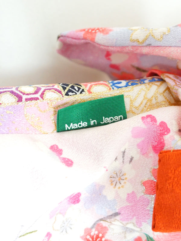 Ours en peluche portant un kimono. 21 cm (8.2") fabriqué au Japon. Poupée ourson en peluche portant un kimono. "Rose / Orange"