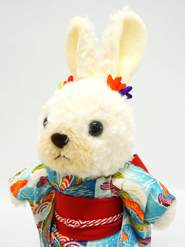 Coniglietto di peluche che indossa un kimono. 10,6" (27cm) made in Japan. Animale di peluche Kimono Orsacchiotto Coniglio Bambola Giocattolo "Azzurro / Rosso".