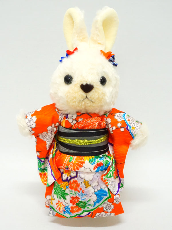 穿着和服的填充兔子。10.6" (27cm) 日本制造。填充动物和服泰迪熊兔子娃娃玩具 "橙色/黑色/灰色"