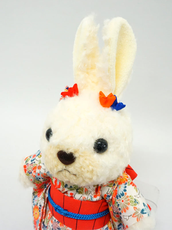 穿着和服的填充兔子。10.6" (27cm) 日本制造。填充动物和服泰迪熊兔子娃娃玩具 "象牙色/橙色"