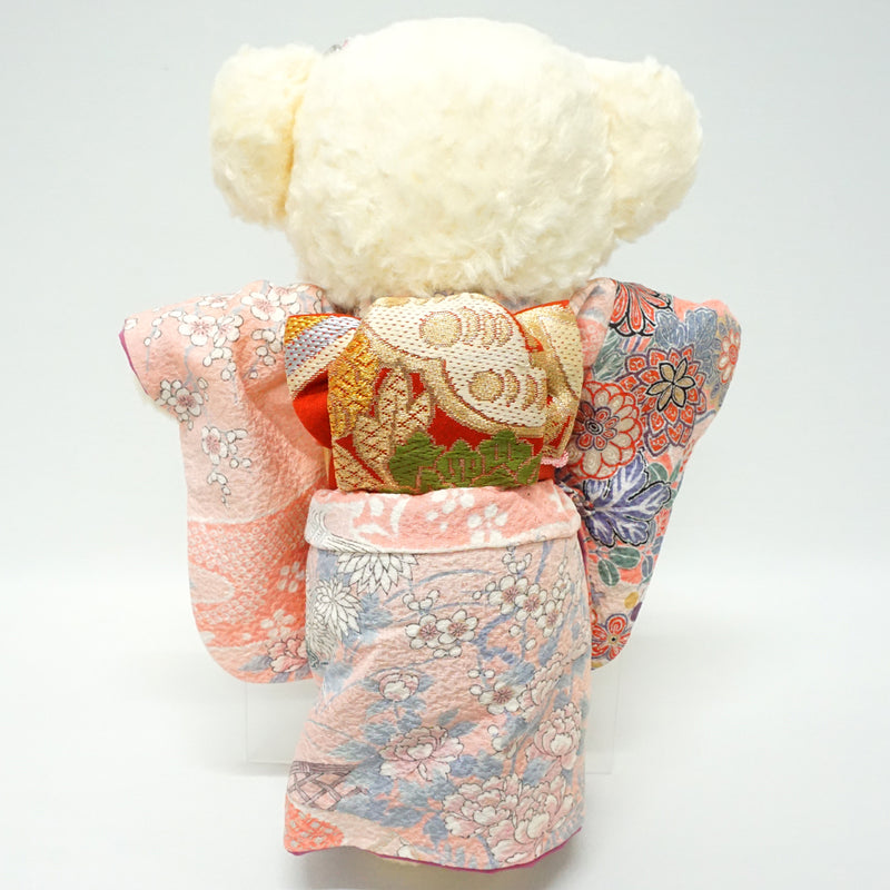 Ours en peluche portant un kimono. 29 cm (11.4") fabriqué au Japon. Poupée ourson en peluche portant un kimono. "Rose pâle