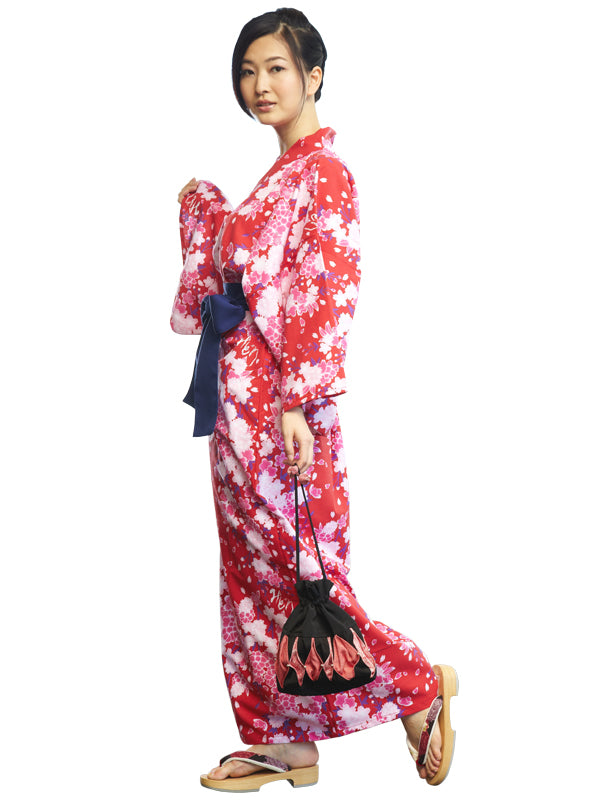 YUKATA avec ceinture en forme de ceinture. Fabriqué au Japon. Yukata Midori "Fleurs de cerisier rouges / 赤桜"