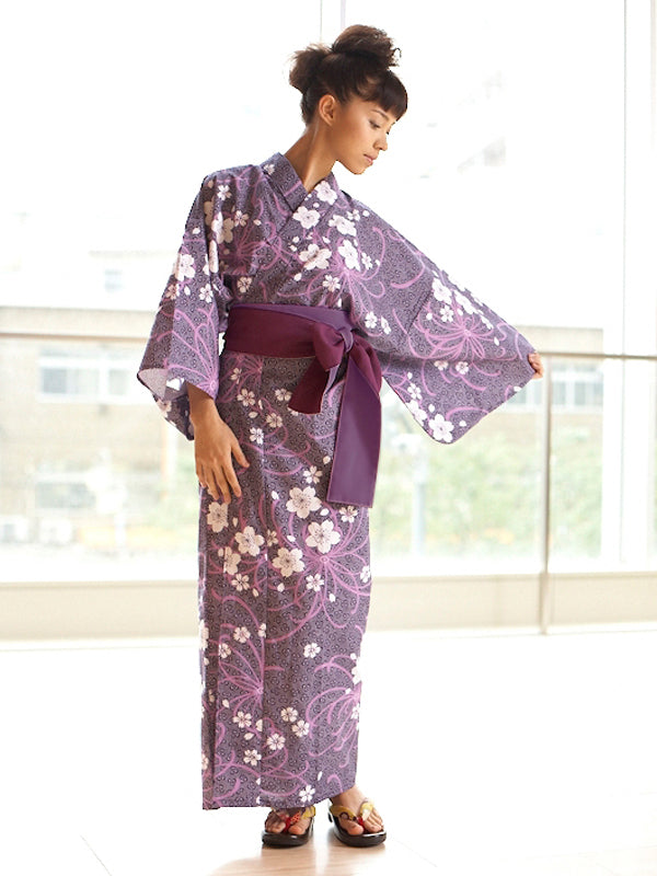 YUKATA avec ceinture en forme de ceinture. Fabriqué au Japon. Yukata Midori "Chysanthème en fleurs / 紫乱菊"